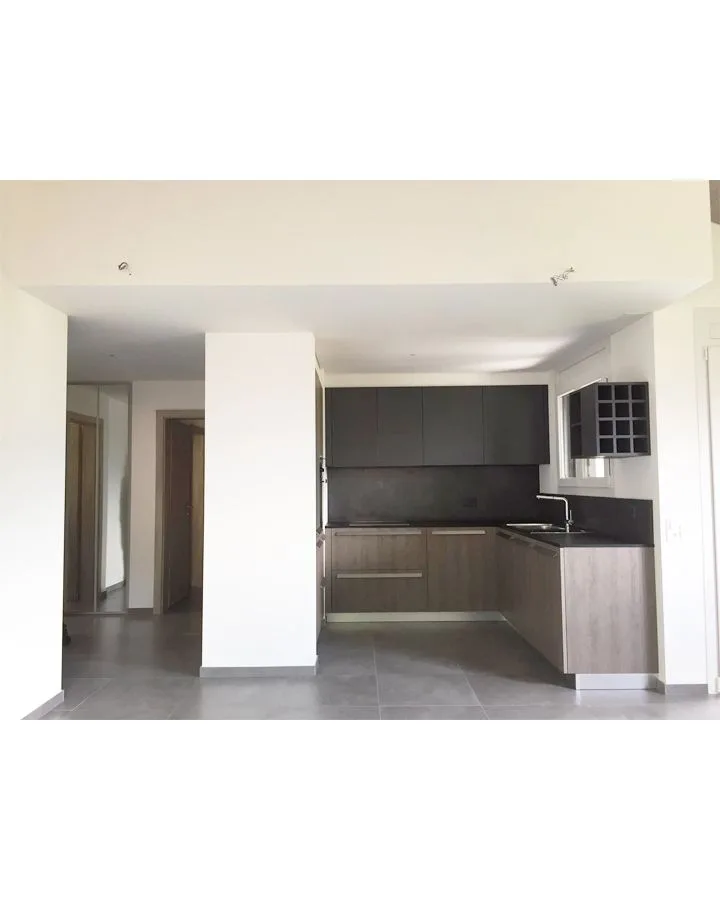 Appartement en attique de 4,5 pièces avec jardin privé, Lumino
