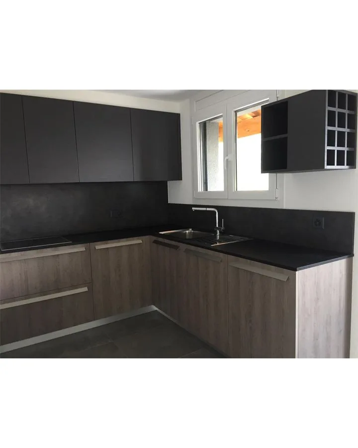 Appartement en attique de 4,5 pièces avec jardin privé, Lumino