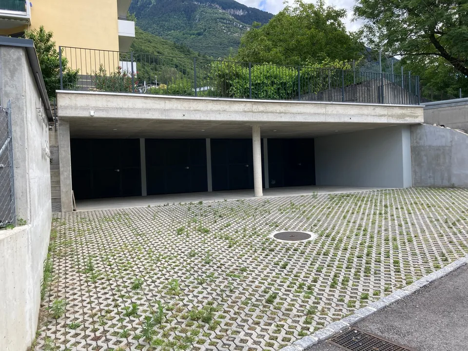 Appartement en attique de 4,5 pièces avec jardin privé, Lumino – photo 16 sur 17