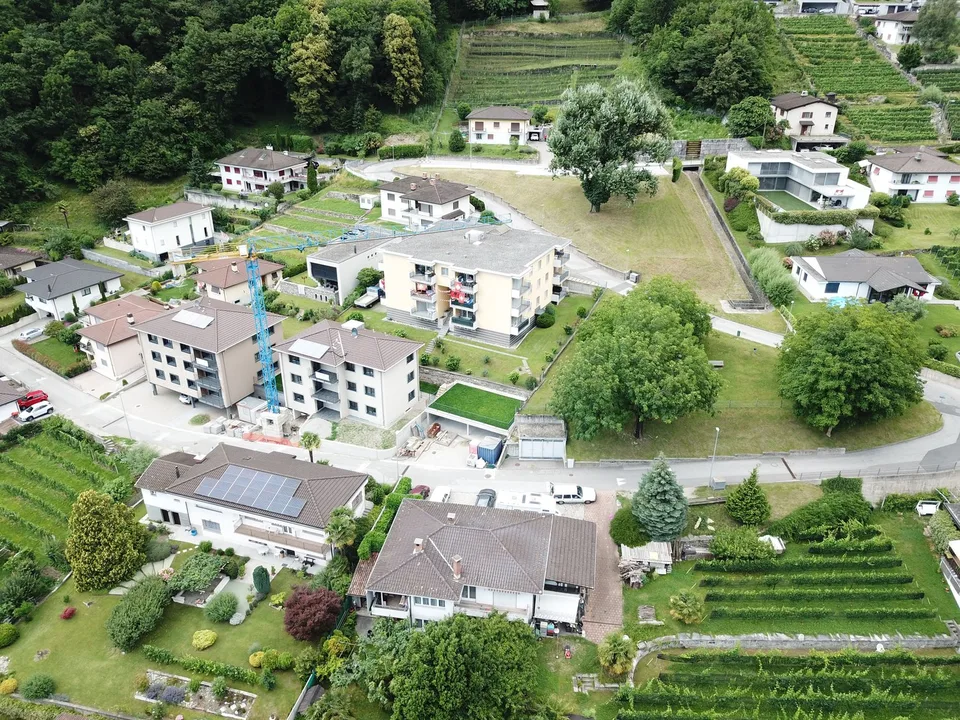 Appartement en attique de 4,5 pièces avec jardin privé, Lumino – photo 14 sur 17