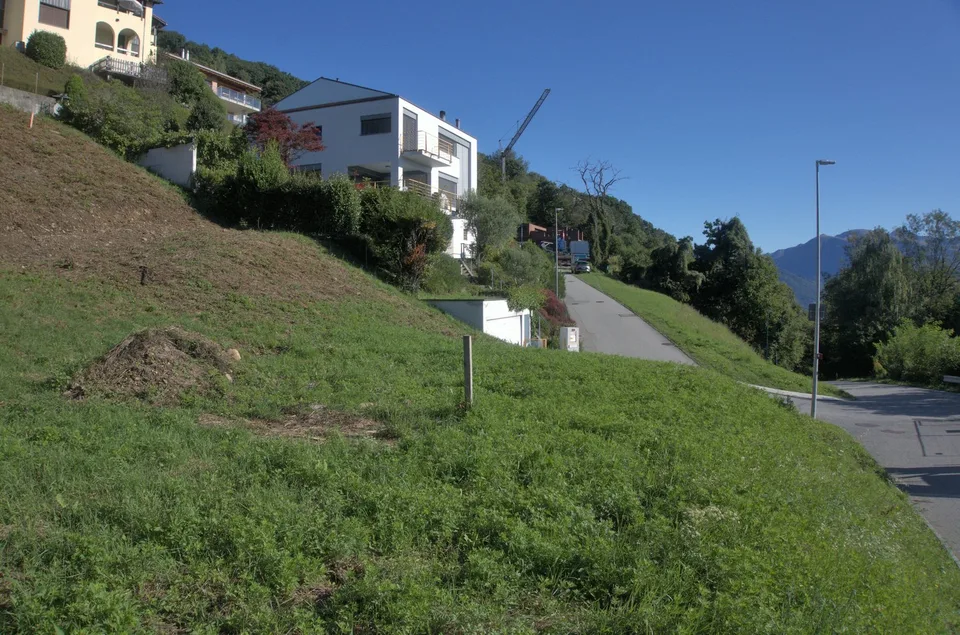Terreno edificabile R2 con progetto approvato