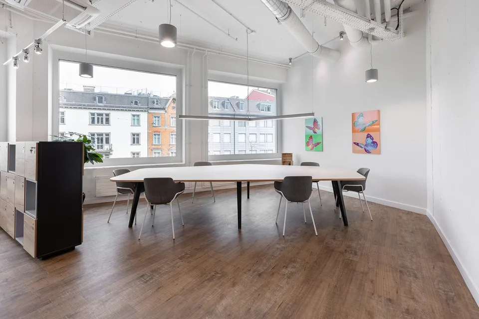 Privater Büroraum für 4 in Regus Main Station
