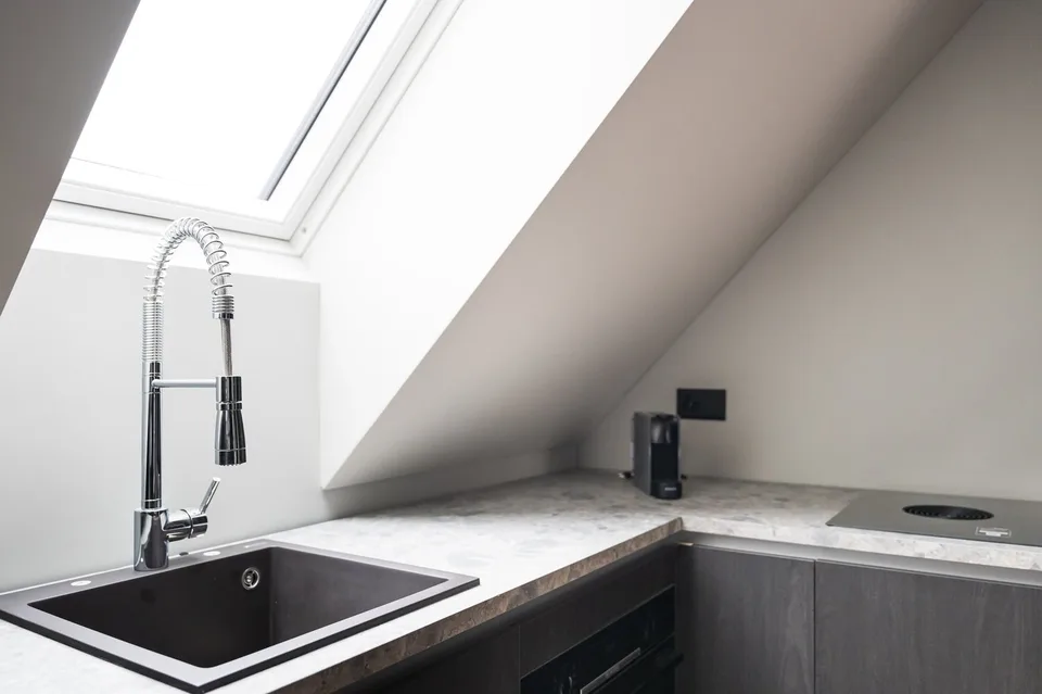 2.5-Zimmer-Penthouse-Wohnung an zentraler Lage (Kreis 2) in Zürich – Foto 9 von 16