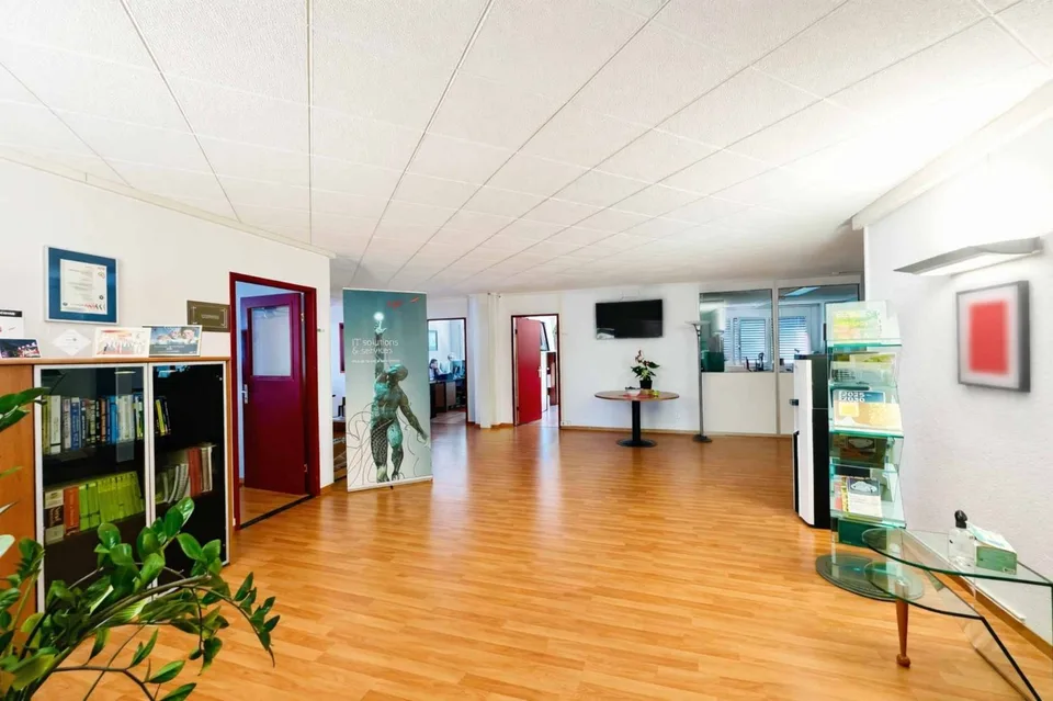 Uffici, locali di 370 m2 affittabili a Losanna