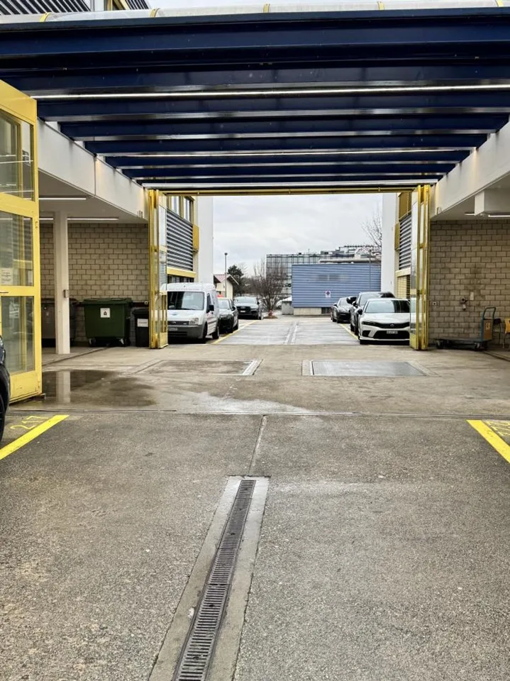 I vostri laboratori industriali o magazzini - Deposito - da 40 m2 a 230 m2 al prezzo di 210 CHF al m2/anno