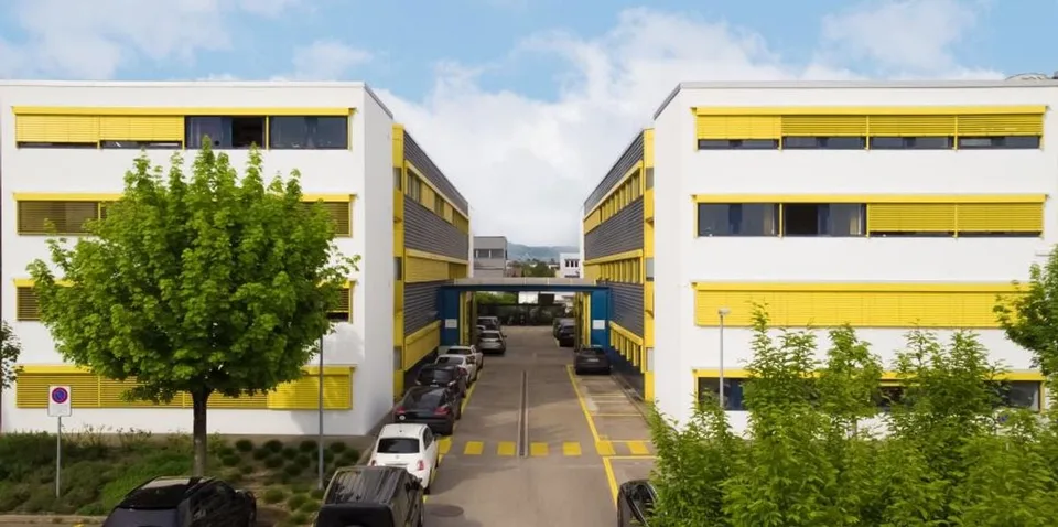I vostri laboratori industriali o magazzini - Deposito - da 40 m2 a 230 m2 al prezzo di 210 CHF al m2/anno