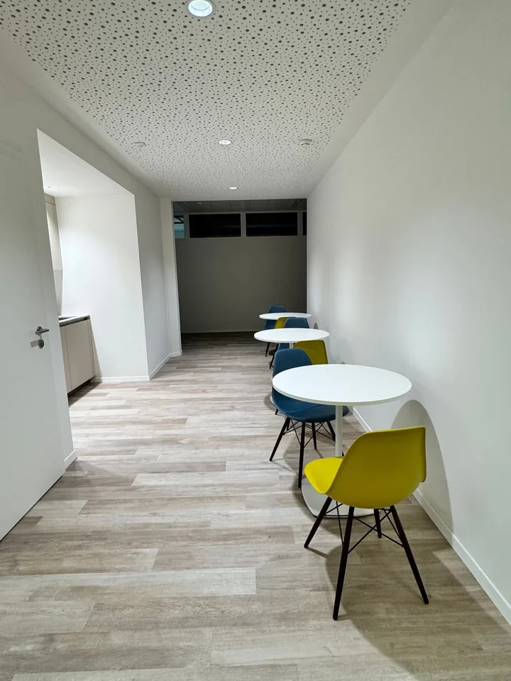 I vostri laboratori industriali o magazzini - Deposito - da 40 m2 a 230 m2 al prezzo di 210 CHF al m2/anno