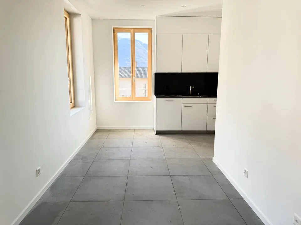 Claro - 2.5 + closet - first rental (ref. 69-11)