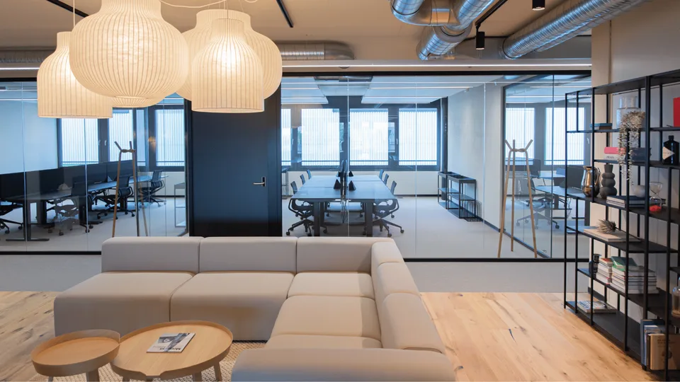 Vollmöbliertes Büro für 4 Arbeitsplätze (All-inclusive Services) – Foto 6 von 17