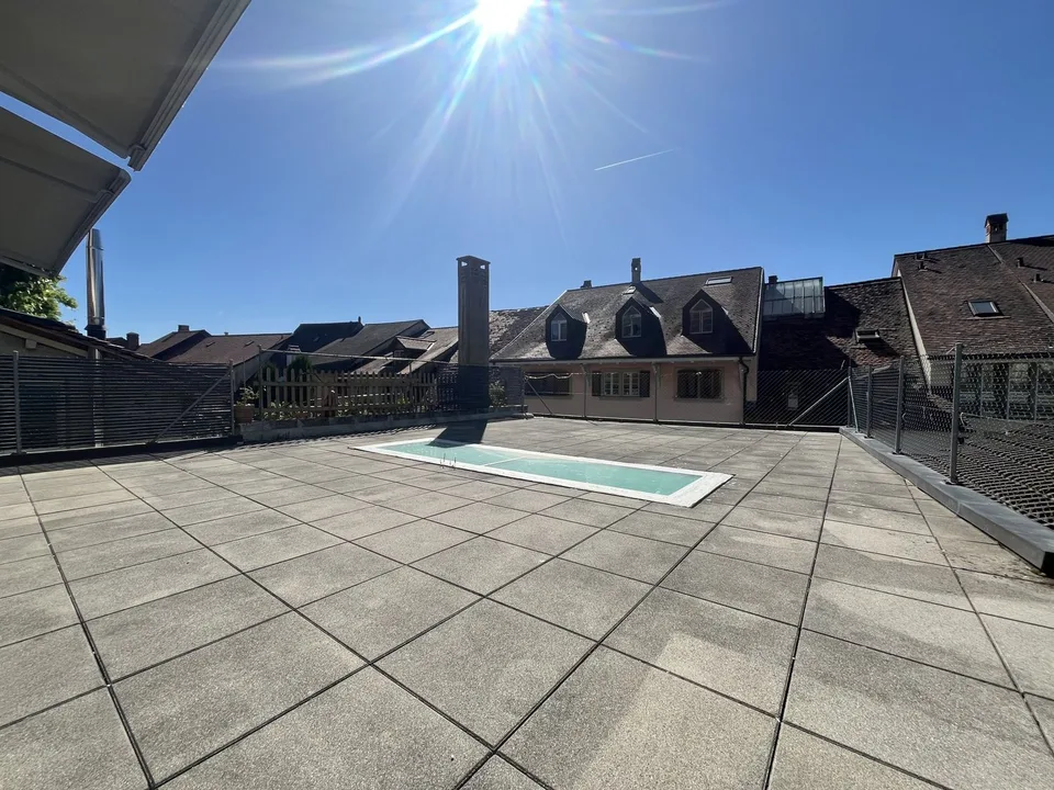 AVEC UNE GRANDE TERRASSE, TRES BIEN SITUE