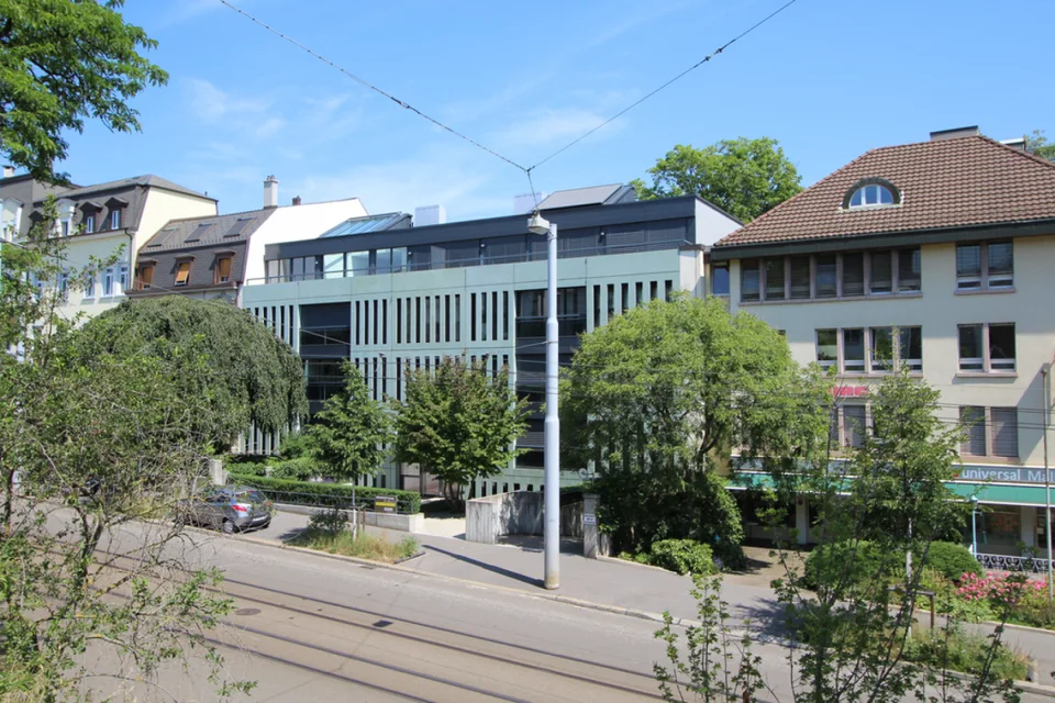 Autoeinstellhallenplätze an zentraler Lage