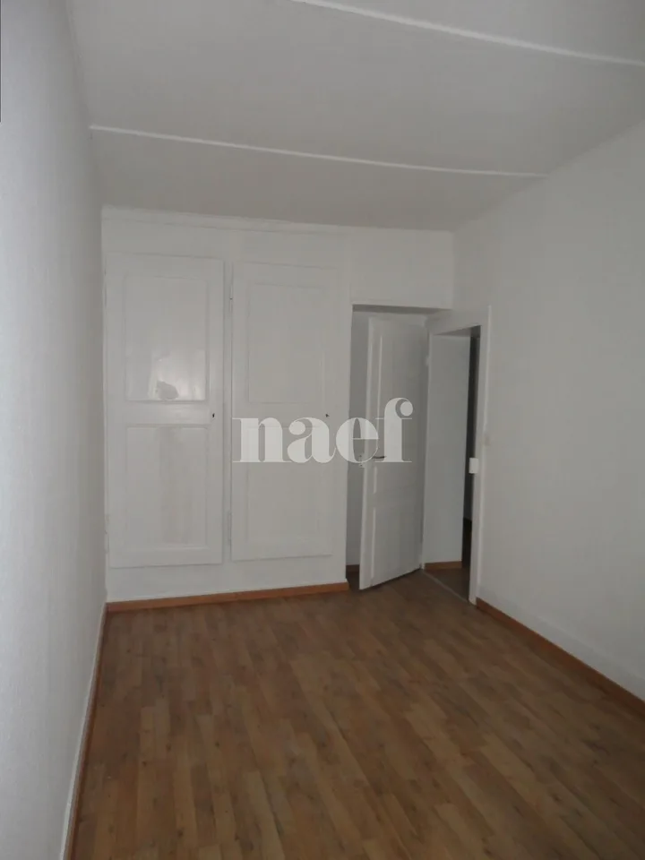 Geräumige 4-Zimmer-Wohnung im 1. Stock OST