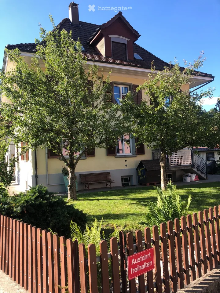 Charmante 4-Zimmer-Wohnung an zentraler Lage zu vermieten