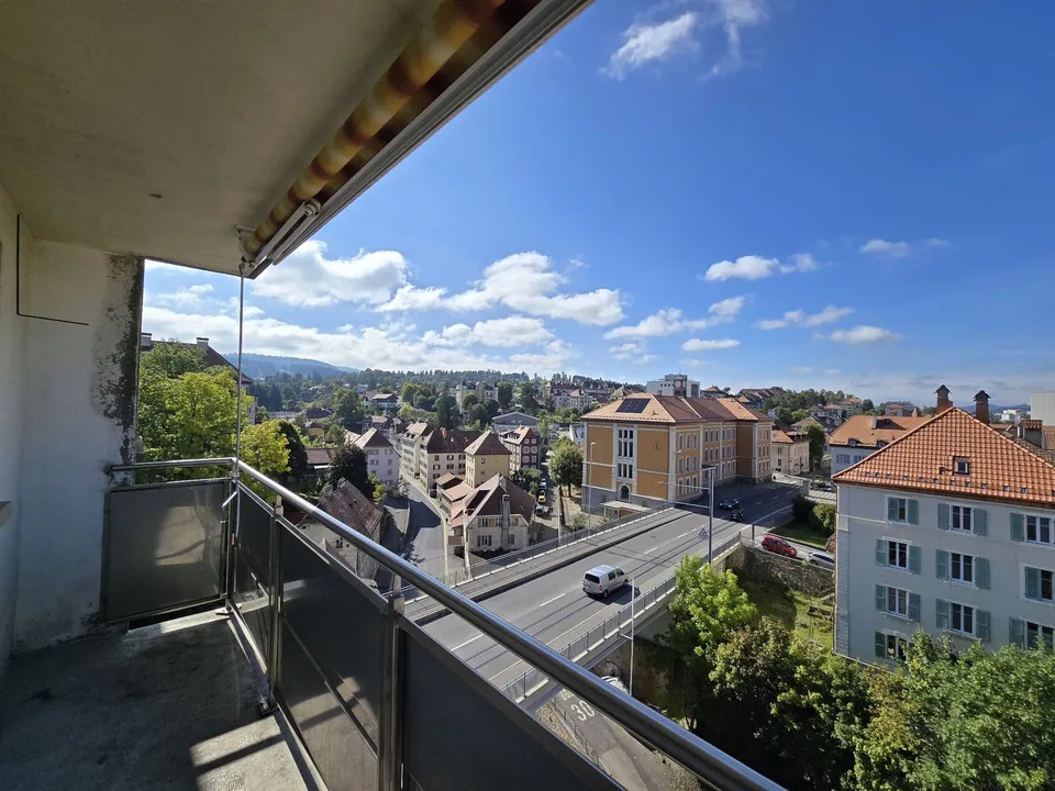 4 pièces lumineux au 11ème étage avec vue sur la Chaux-de-Fonds – photo 6 sur 7