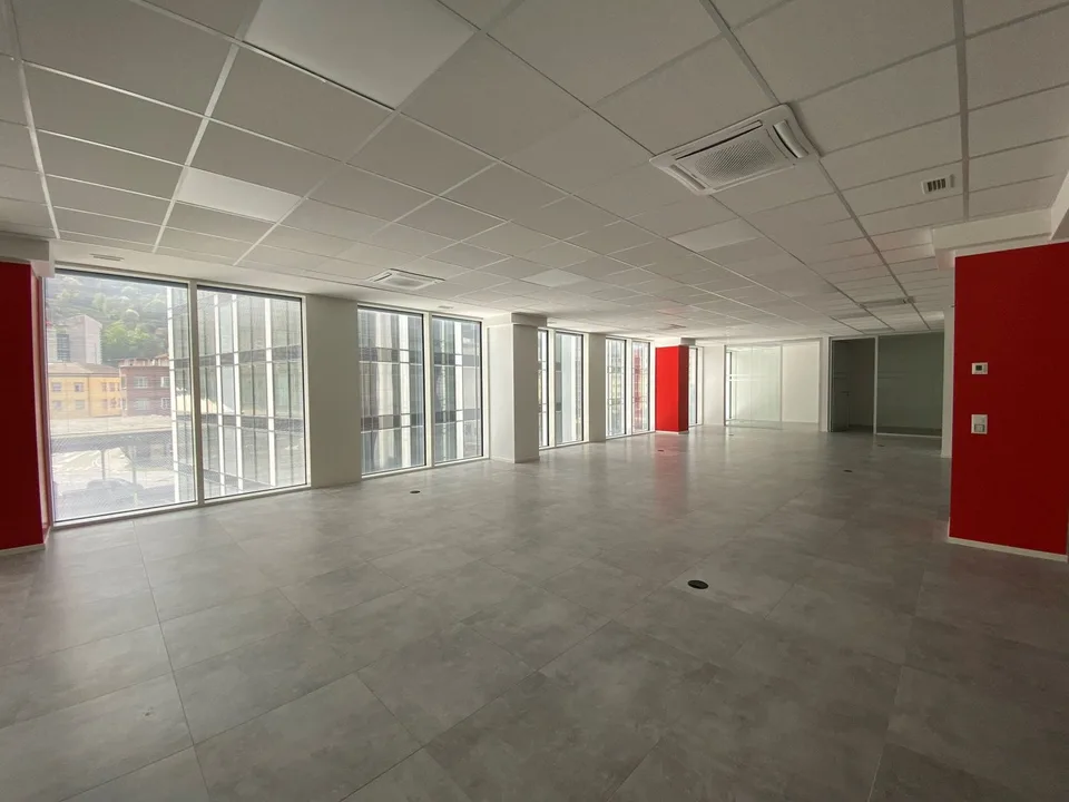 Affittasi nuovo ufficio di 400 m² - Centro Amministrativo e Commerciale nel cuore di Chiasso