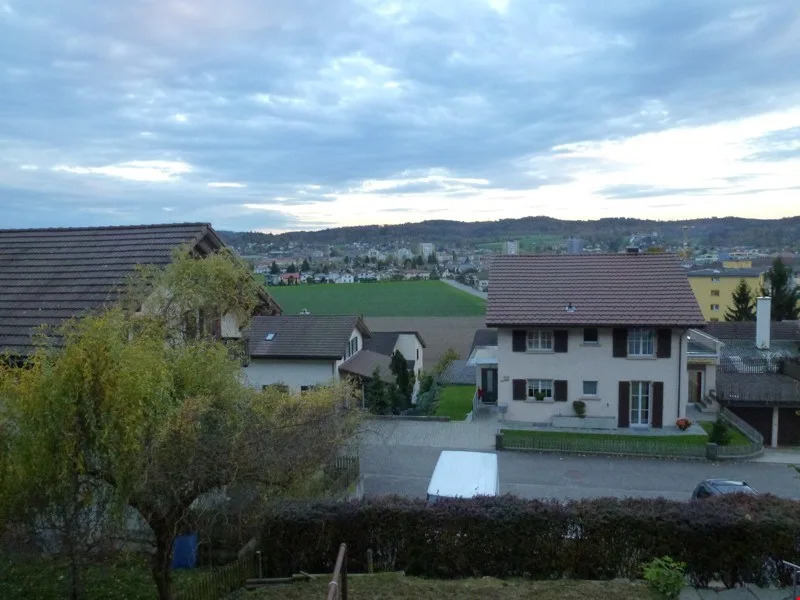 Helle 4-Zimmer-Wohnung mit Balkon und schöner Aussicht in Strengelbach