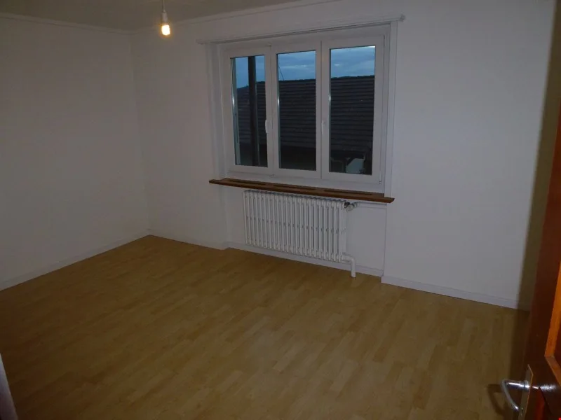Helle 4-Zimmer-Wohnung mit Balkon und schöner Aussicht in Strengelbach