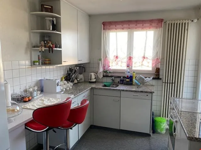Helle 4-Zimmer-Wohnung mit Balkon und schöner Aussicht in Strengelbach