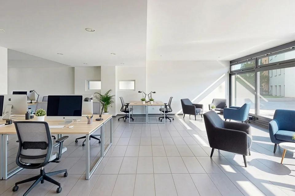 Attraktive Büro-/Ladenfläche im Erdgeschoss mit Terrasse und Lagerraum
