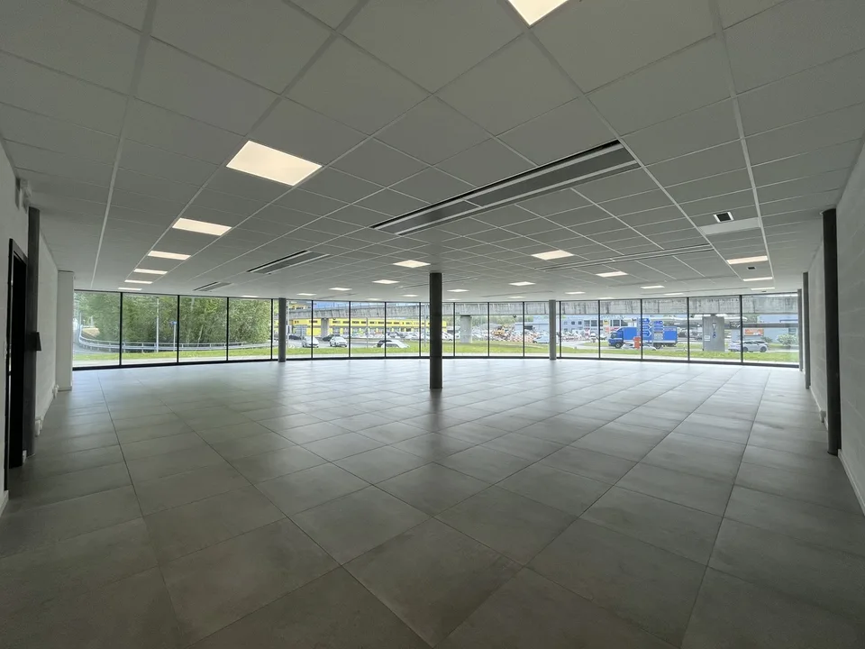 Moderne Fläche 243 m2 - 1 Monat kostenlos
