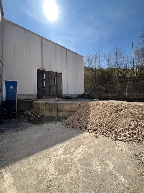 À louer : Espaces industriels à partir de 250 m² jusqu'à 5 000 m².