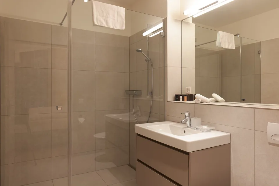 Studio Apartment Suite möbliert und neu renoviert in Zürich Oerlikon