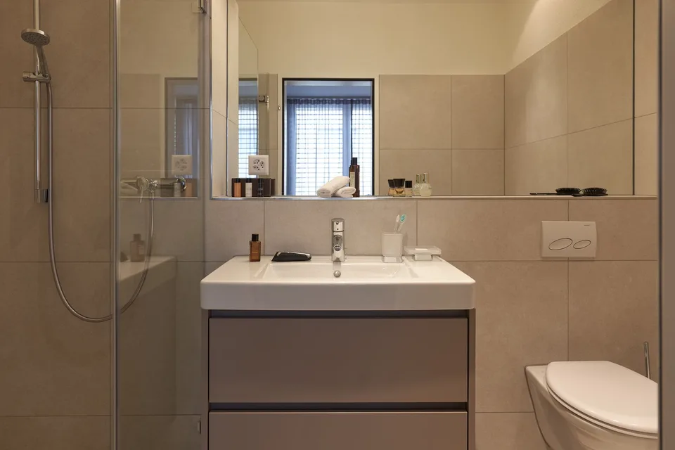 Studio Apartment Suite möbliert und neu renoviert in Zürich Oerlikon