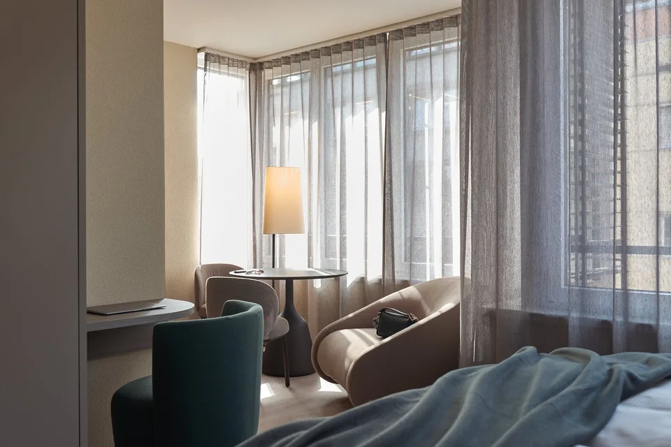 Studio Apartment Suite möbliert und neu renoviert in Zürich Oerlikon