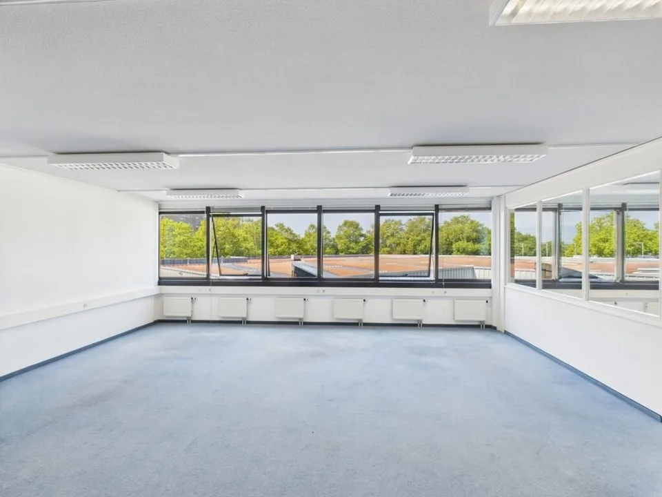 Geräumiges Büro von 175 m2 in einem Gebäude mit strategischer Lage