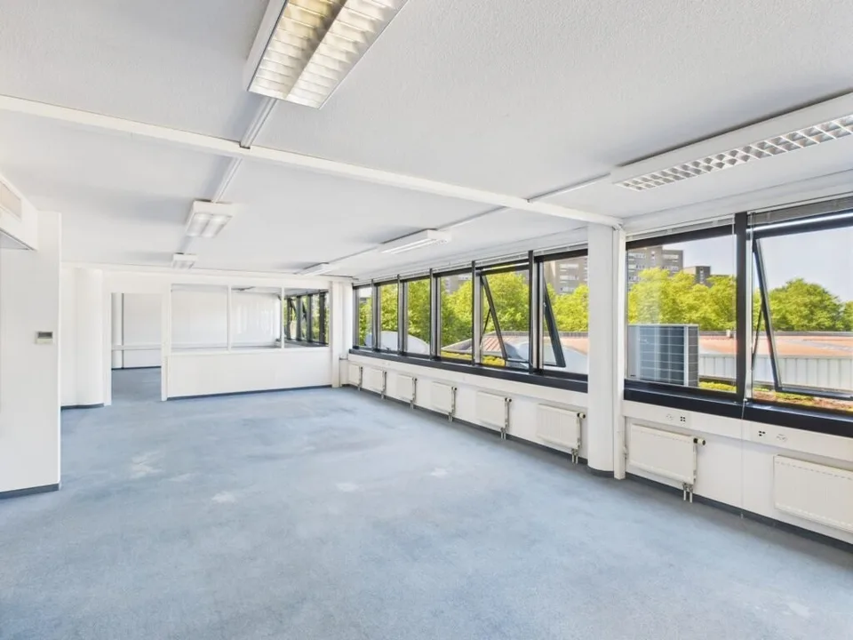 Vaste bureau de 175 m2 sis dans un immeuble bénéficiant d'un emplacement stratégique