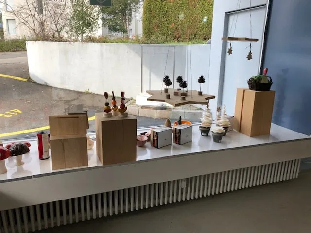Locale commerciale di circa 68 m2 con vetrina e sala espositiva/magazzino nel seminterrato