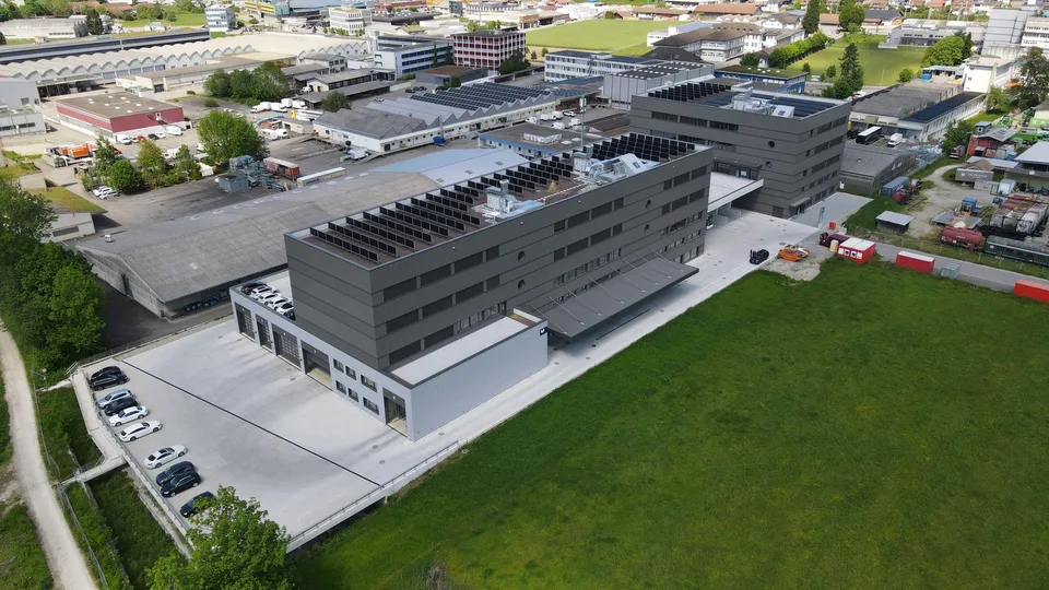 Zofingen - Attractive Commercial Space on 3rd Floor – 977 m² Flexible Expansion