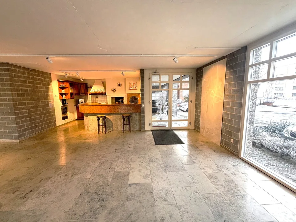 Spazio commerciale attraente – spazioso e versatile