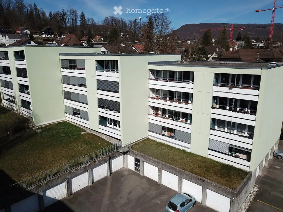 4,5-Zimmerwohnung im 3. OG eines 8-Parteien-Hausteils