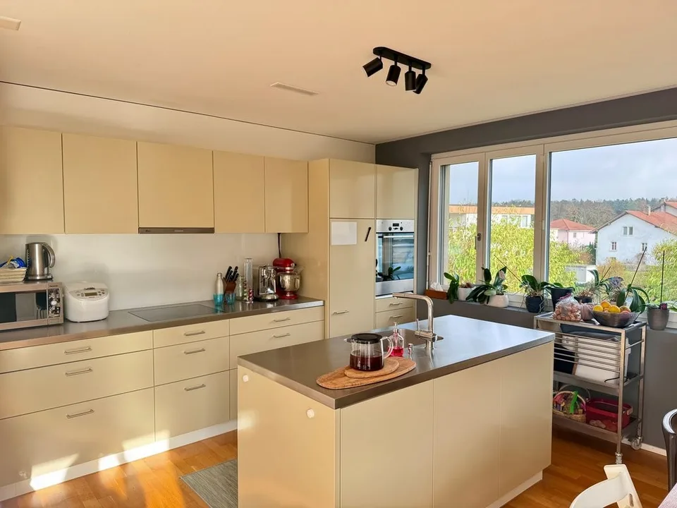 moderne 5.5-Zimmerwohnung im Grünen