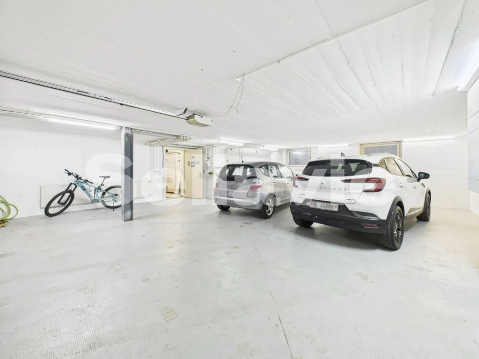 Vielseitige Einstellhalle mit 78m2 - ideal für Hobbyschrauber!