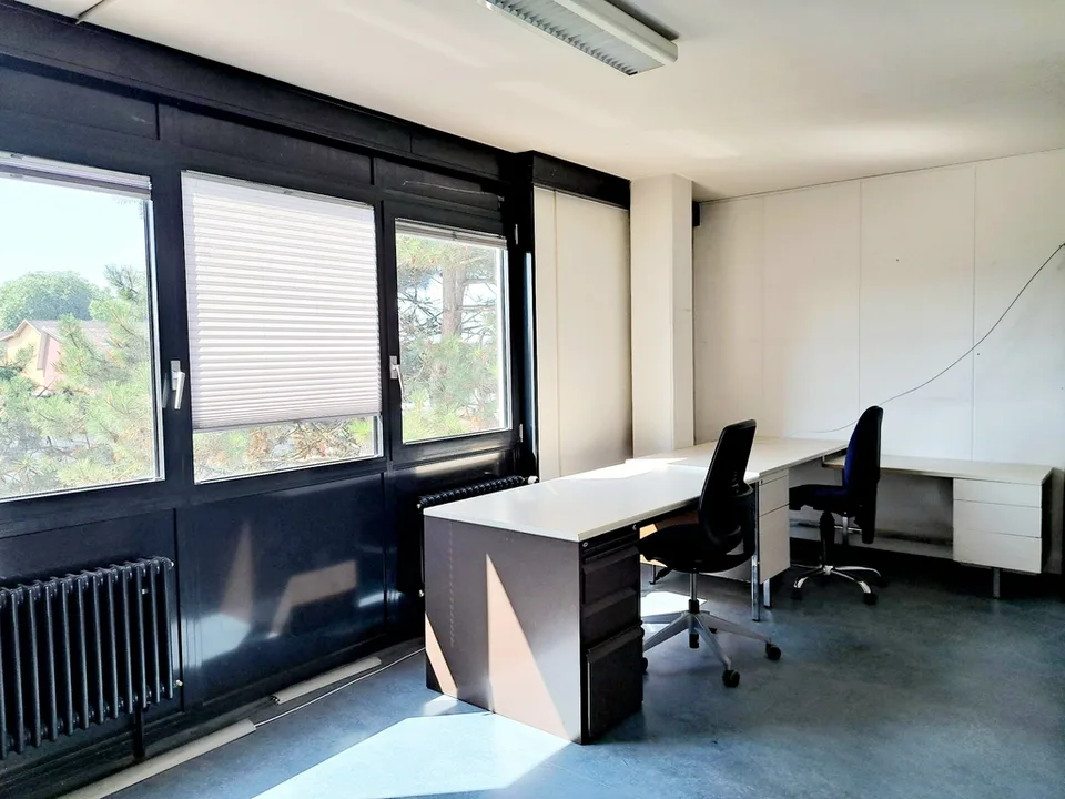 GRANDSON 62 A-B, Commercial space of 130m2