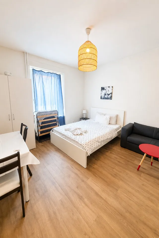 🏡 Appartamento monolocale completamente arredato Steinstrasse 35 8003 Zurigo Piano terra lato destro-S4