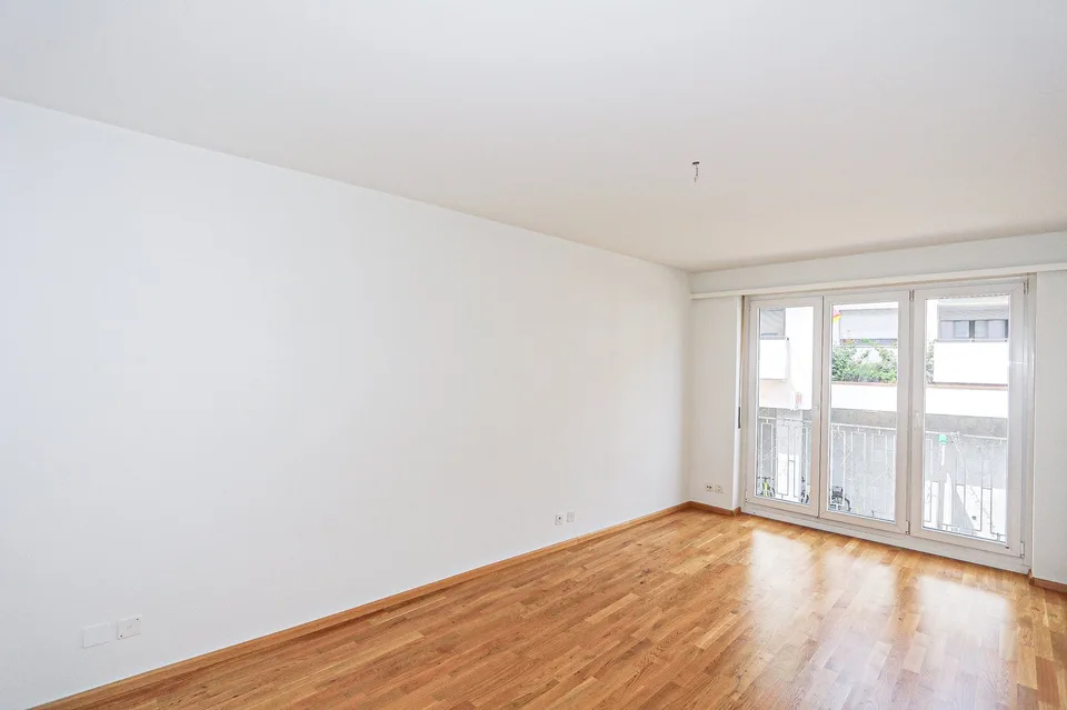 Ihre neue Adresse mitten im Herzen von Riehen – im 1. Obergeschoss direkt am Dorfplatz!