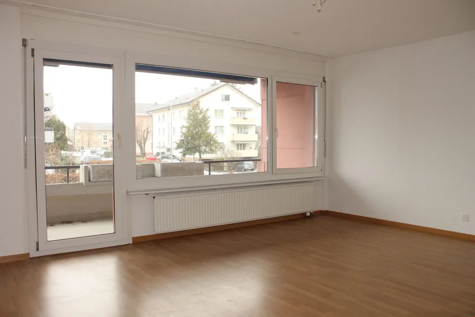 Appartamento ristrutturato di 3,5 locali con balcone in un quartiere tranquillo
