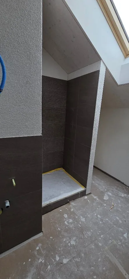 Prima locazione di appartamenti mansardati in un quartiere tranquillo