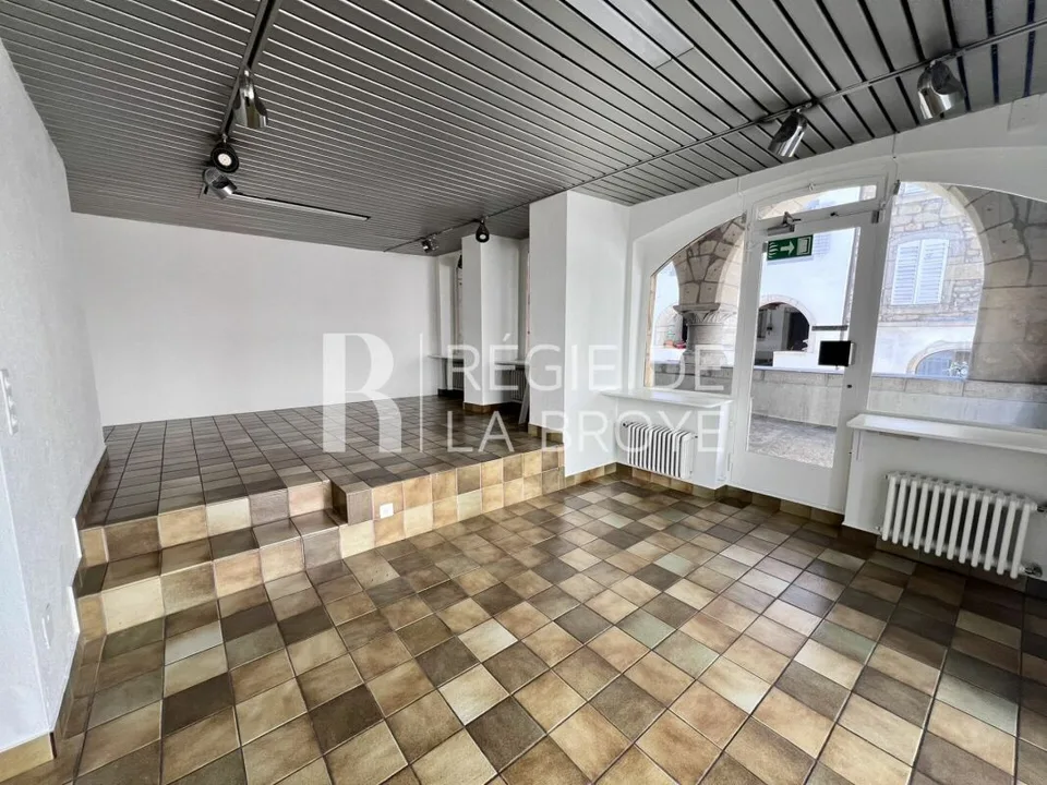 Boutique di charme sotto le arcate a Estavayer-le-Lac