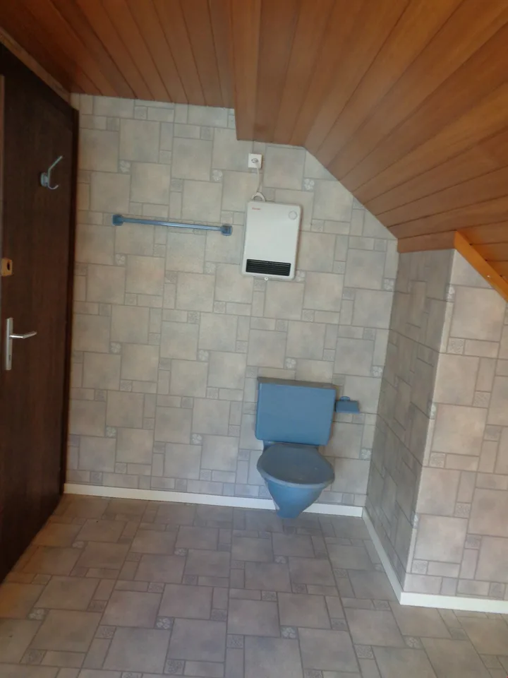 Wohnung in einem Gebäude in der Nähe der Innenstadt – Foto 7 von 9
