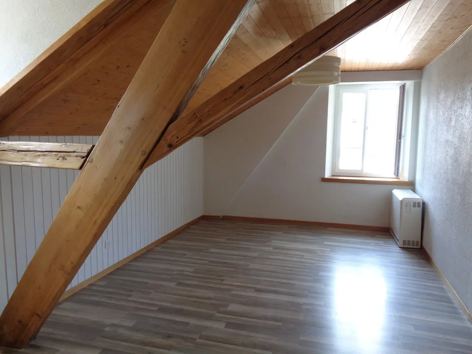 Wohnung in einem Gebäude in der Nähe der Innenstadt