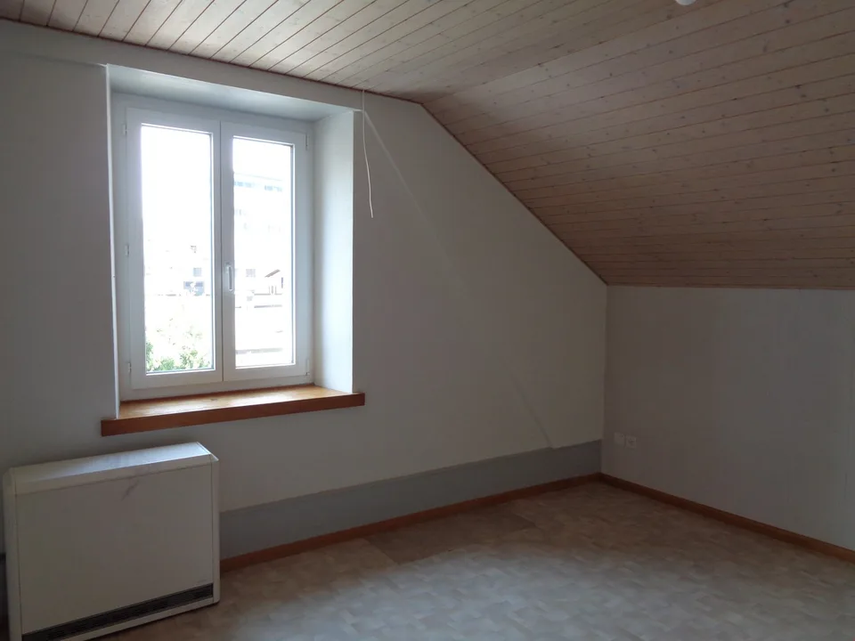 Wohnung in einem Gebäude in der Nähe der Innenstadt