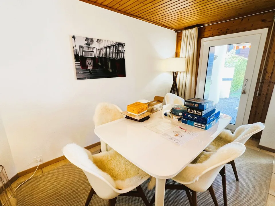 Schönes 3.5-Zimmer-Wohnung renoviert - Sehr gut gelegen - Ruhige Lage - Geräumige Terrasse