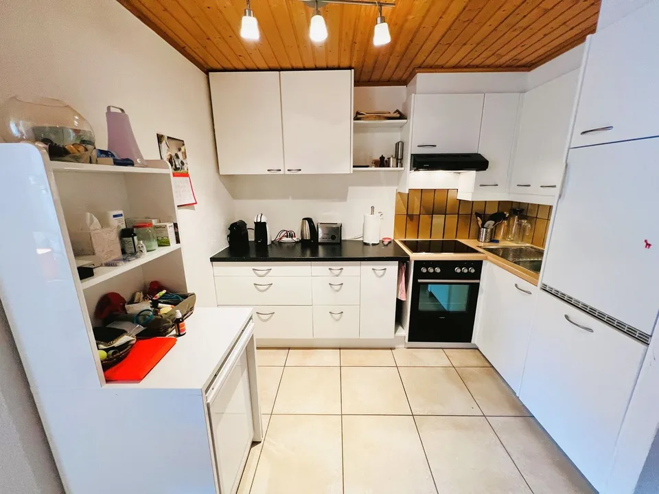 Schönes 3.5-Zimmer-Wohnung renoviert - Sehr gut gelegen - Ruhige Lage - Geräumige Terrasse