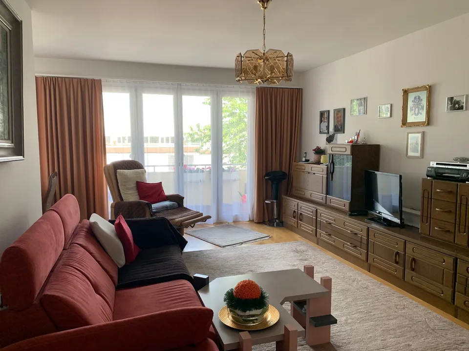 Bright 4.5-room apartment in popular Zürich-Wollishofen