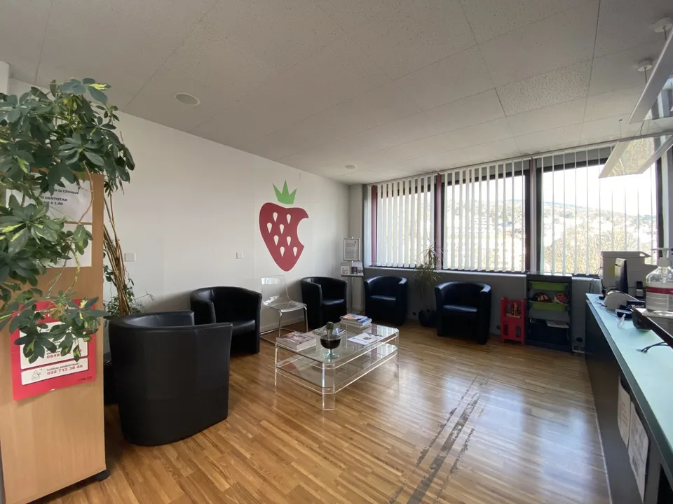 Grande ufficio a Neuchâtel / studio medico