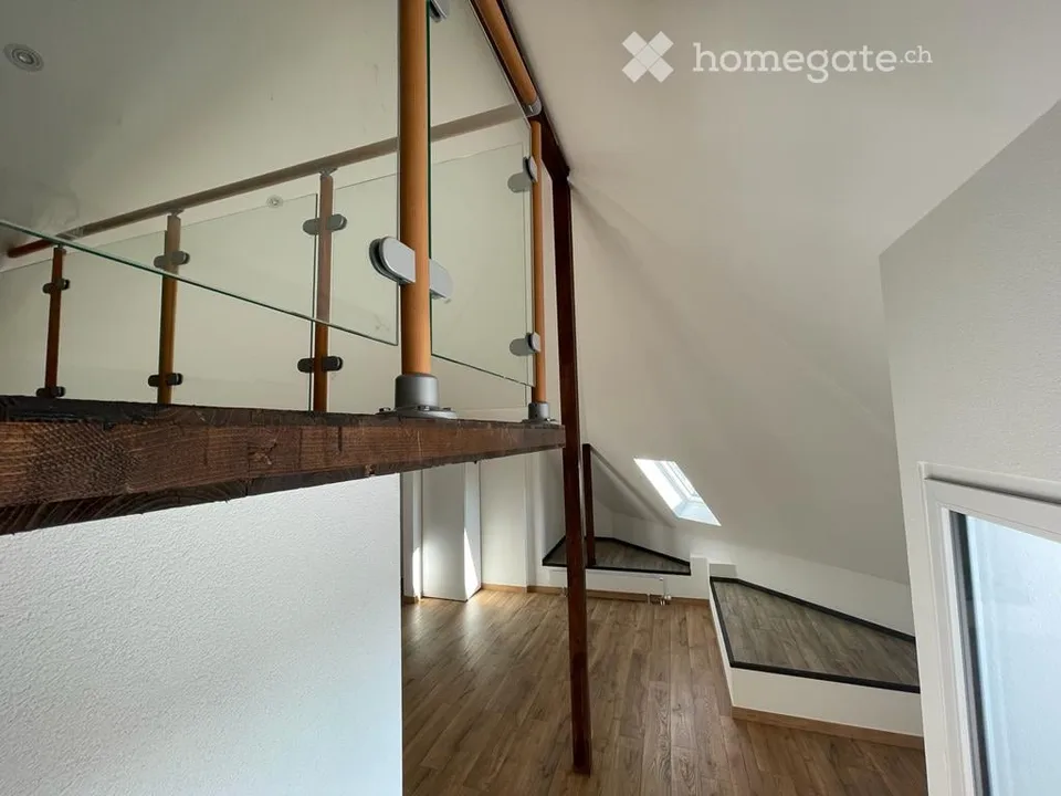 Charmante 1.5-Zimmer-Dachwohnung mit Balkon in Frenkendorf